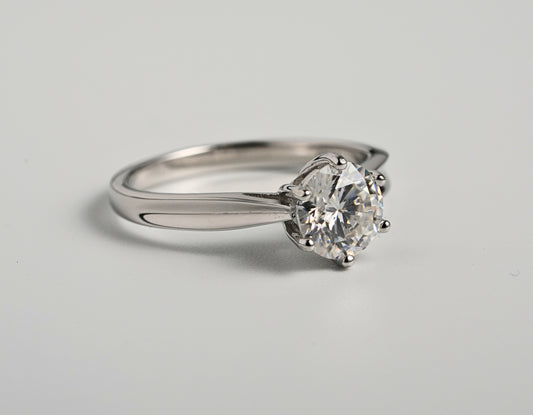 Round Brilliant Moissanite Ring – 1ct center stone | 925 Sterling Silver | Premium Setting