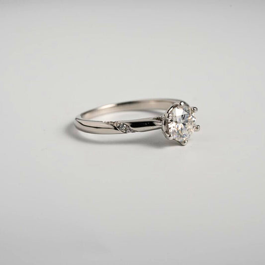 Seraphine Round Brilliant Moissanite Ring – 1ct center stone | 925 Sterling Silver | Premium Setting