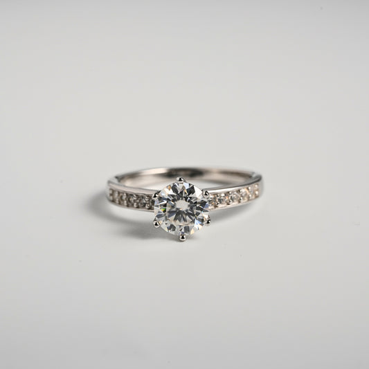 Selene Round Brilliant Moissanite Ring – 1ct center stone | 925 Sterling Silver | Premium Setting