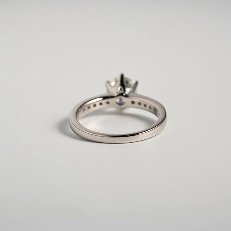Selene Round Brilliant Moissanite Ring – 1ct center stone | 925 Sterling Silver | Premium Setting